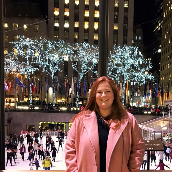 Meet your Posher, Megan - Picture 3 of 3